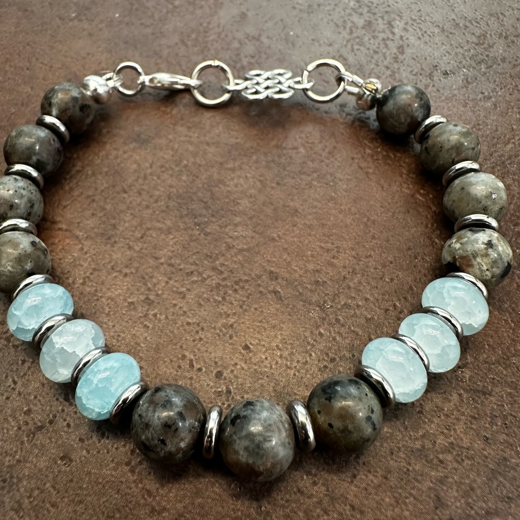 Chic Stone Bracelet With Silver Detailing
